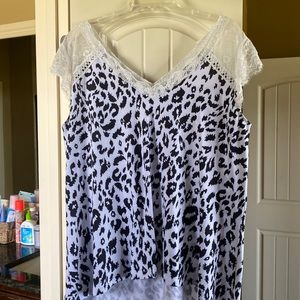 Black and white, Lace trimmed top. XL. Sleeveless. Gently worn.